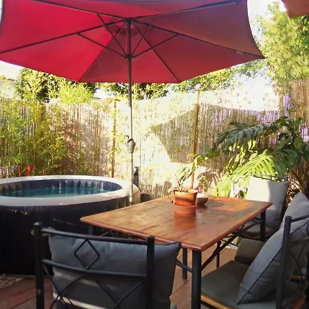 شقة Casa Mimosa & Jacuzzi, *